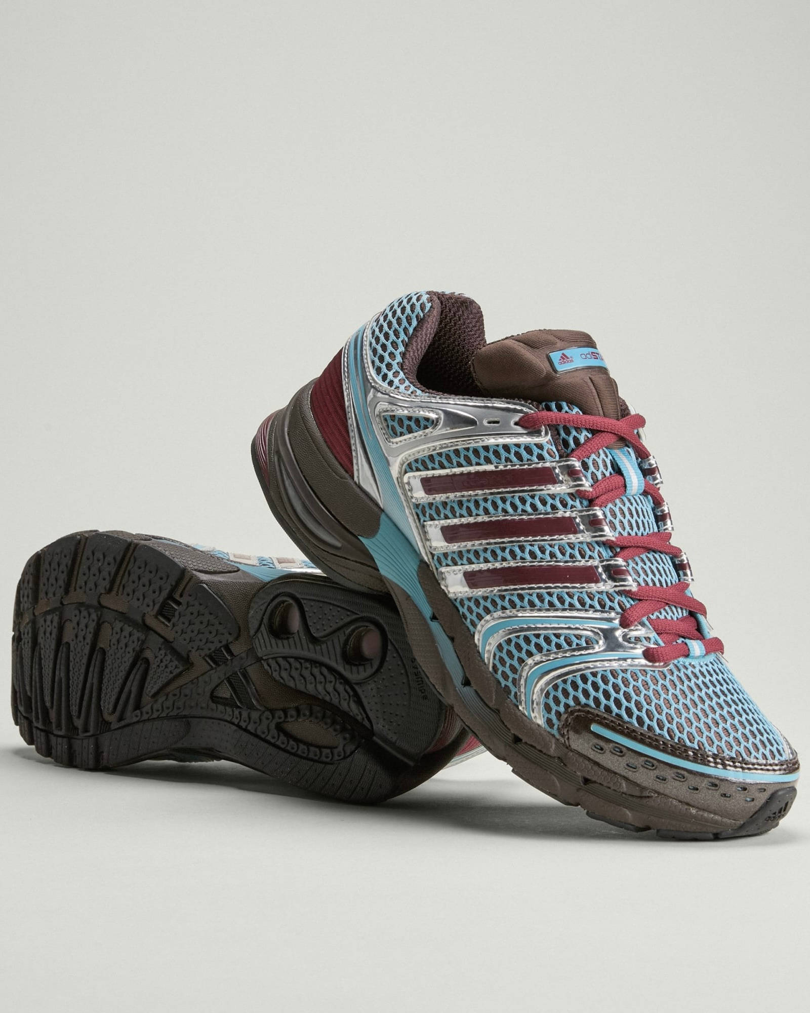 adidas©