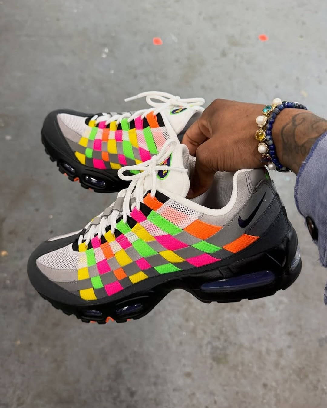 nike air max 95 woven mutli in hand