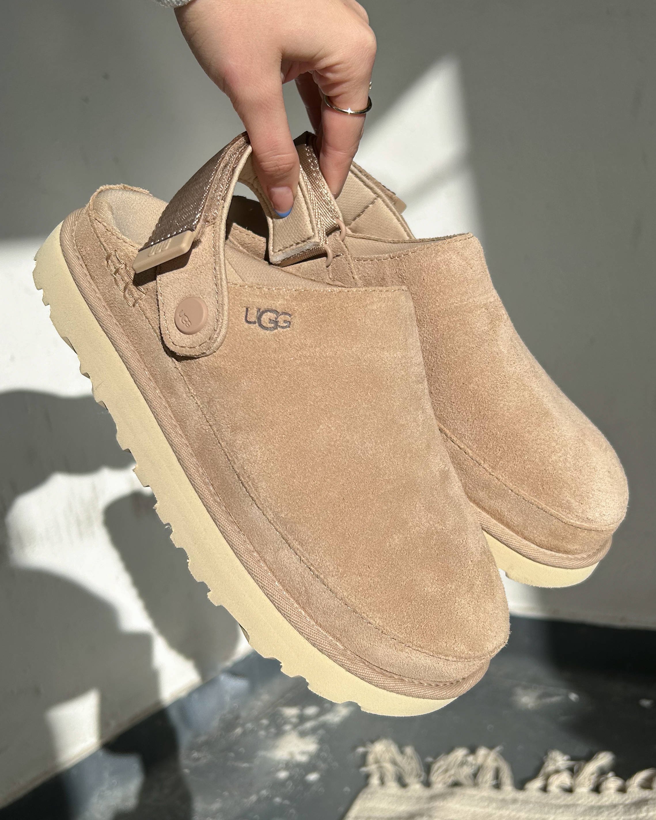 UGG Goldenstar Clogs Driftwood