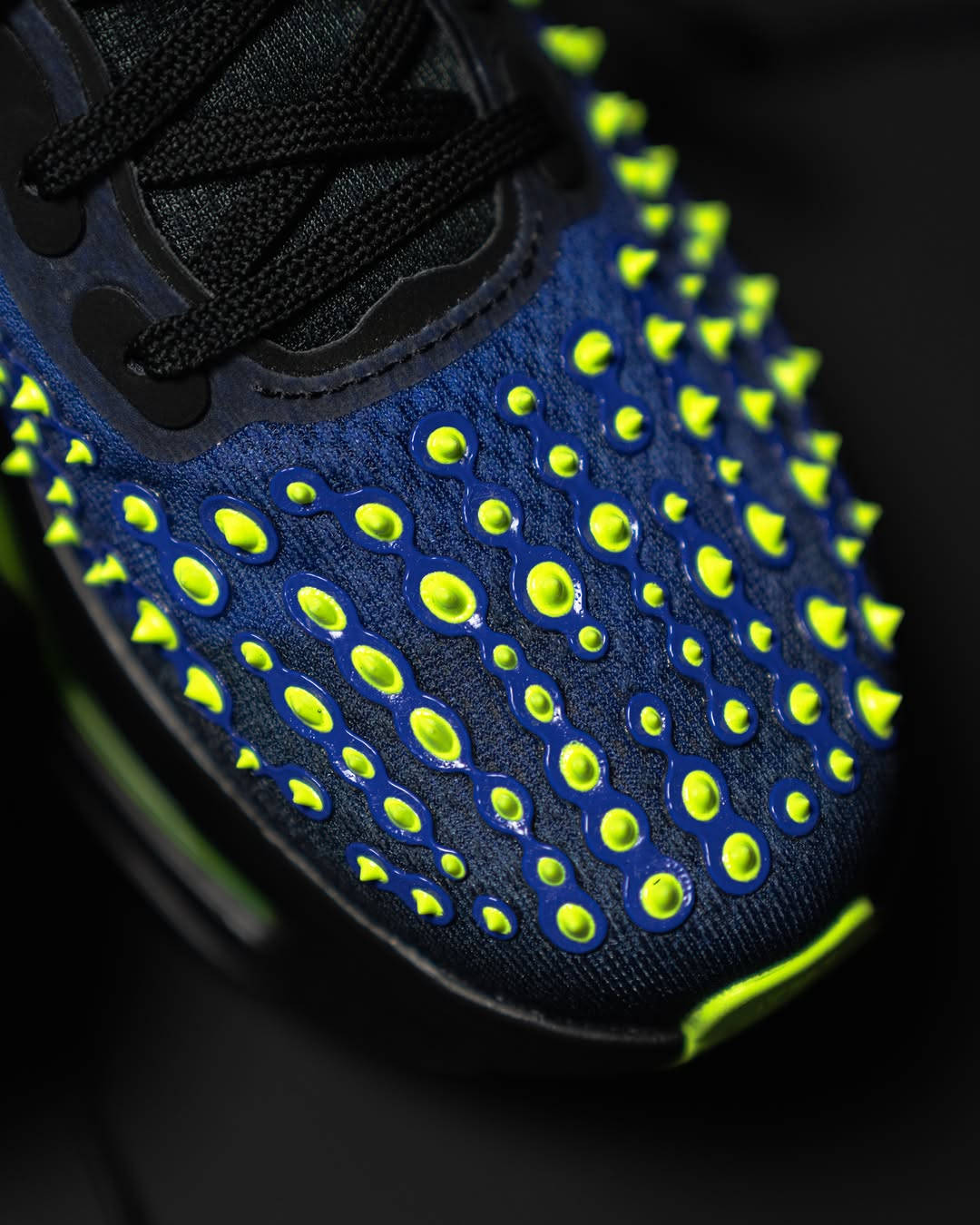 Nike Vomero Premium Black Volt Glow toebox