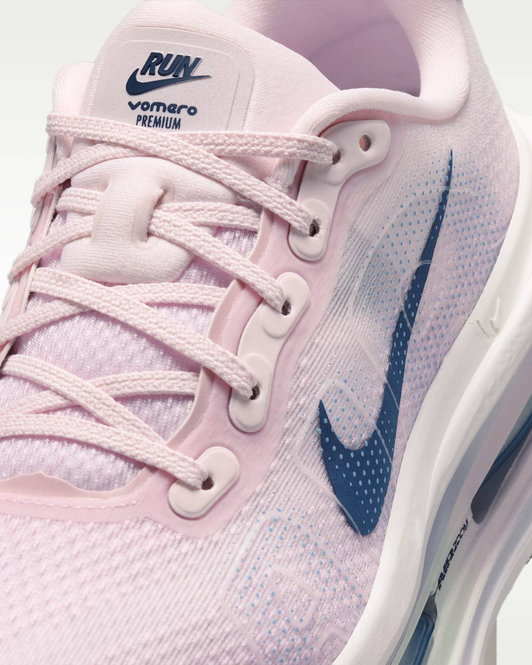 Nike©