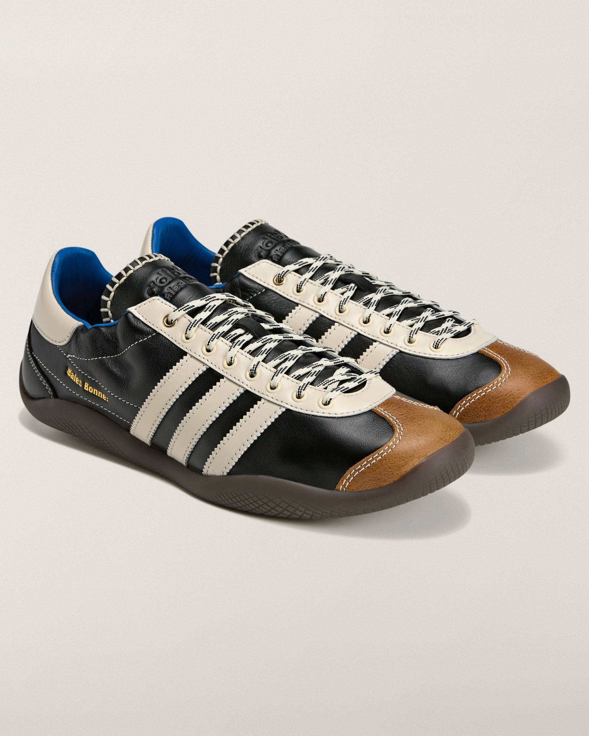 adidas©