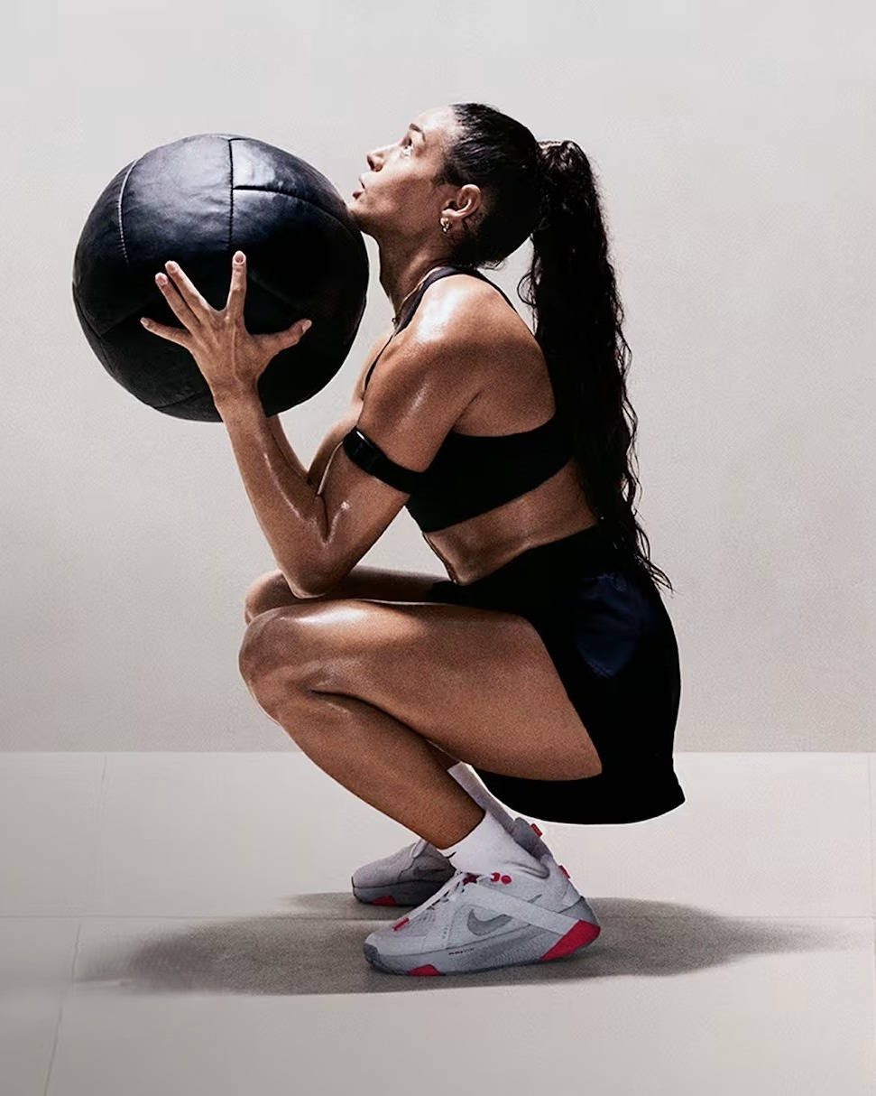 athlete working out in the Nike Hybrid RN