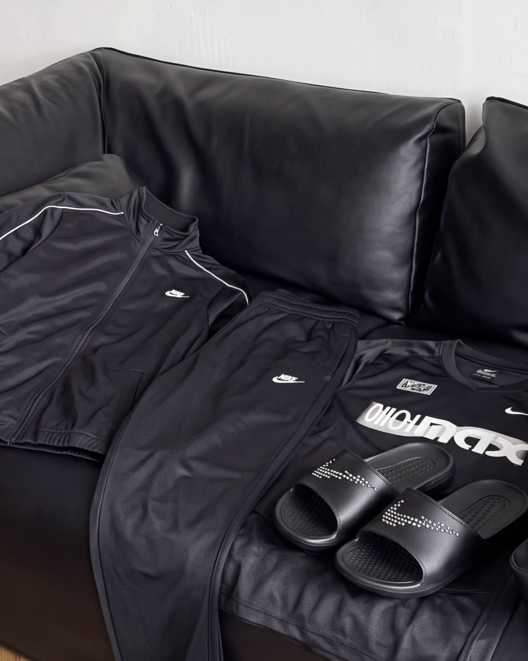 Nike casual monochrome outfit