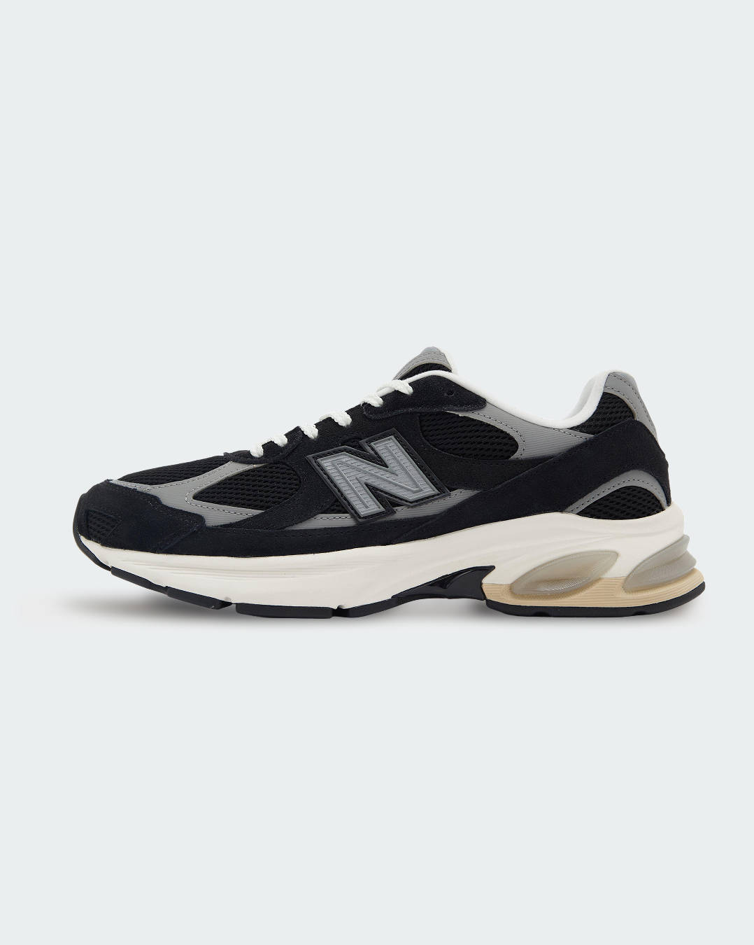 New Balance 2010 trainers in black