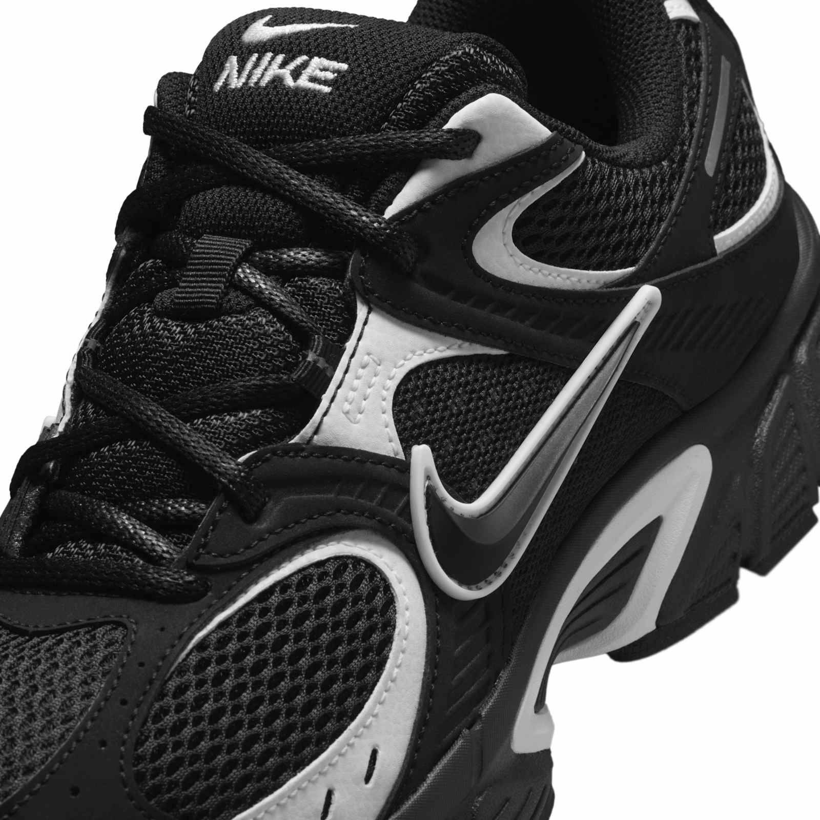 Nike V5 RNR Black White IO7835 001 side