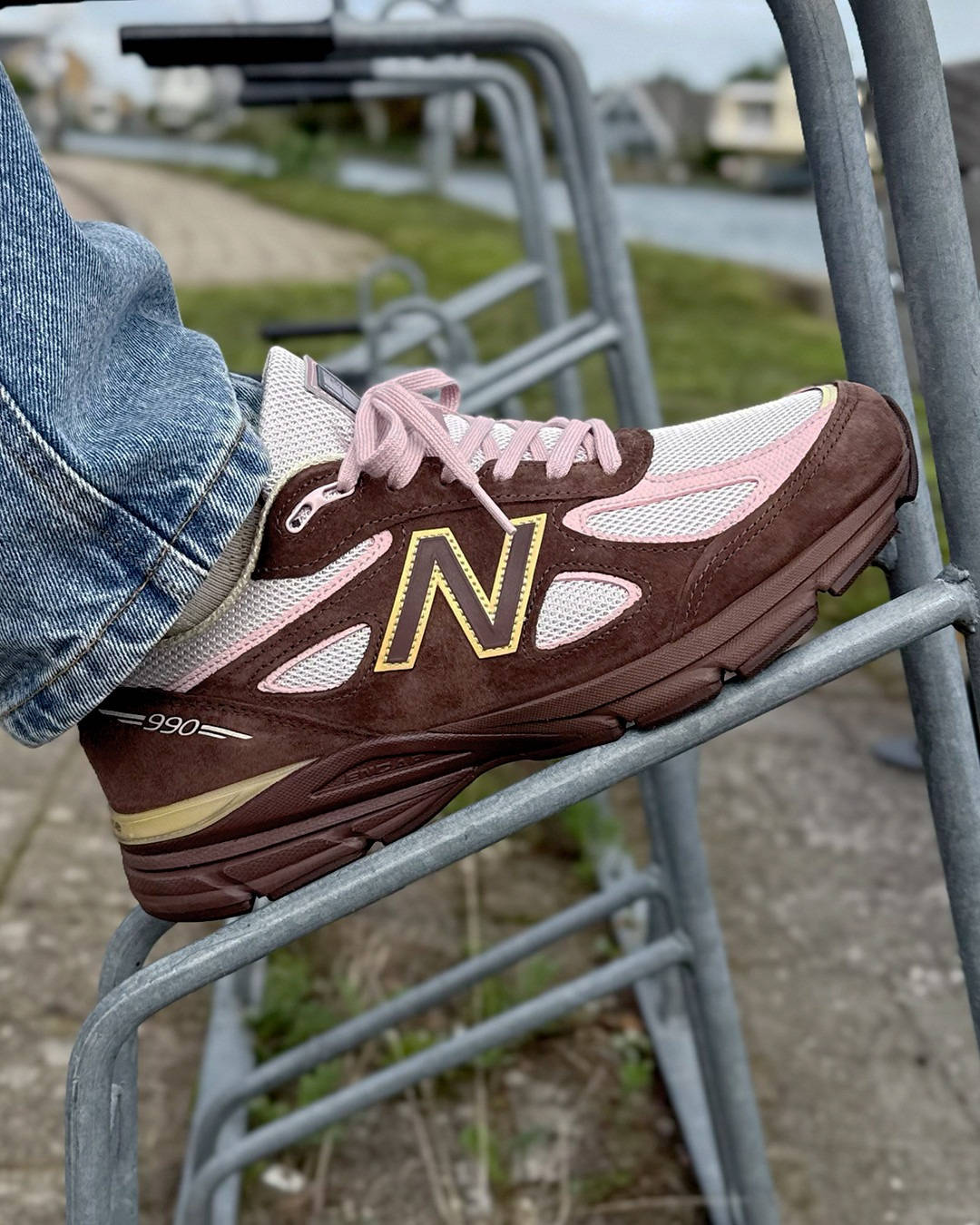 new balance 990v4 pumpernickel