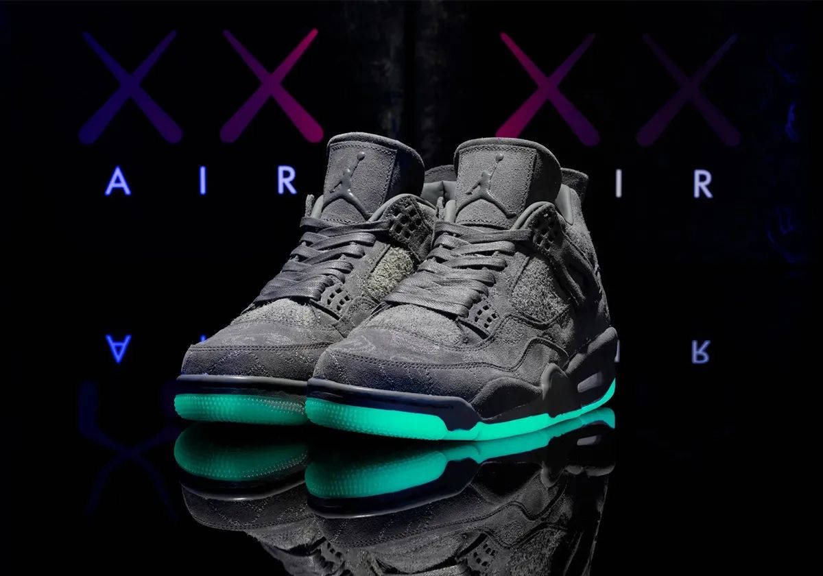 KAWS x Air Jordan 4 Dark Grey JU4624 002 front