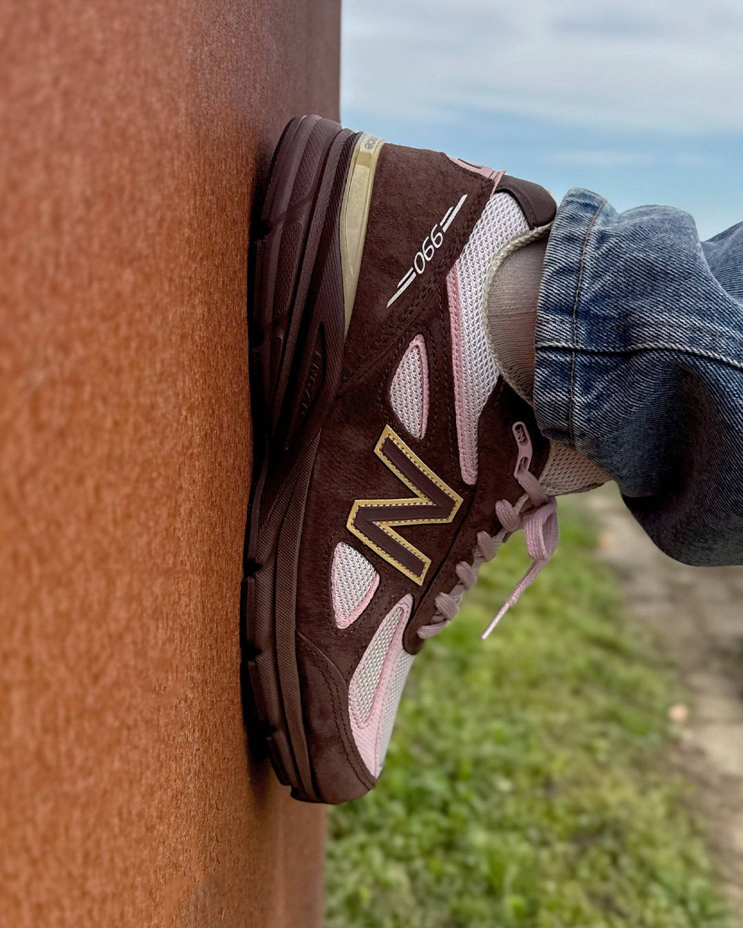 new balance 990v4 pumpernickel