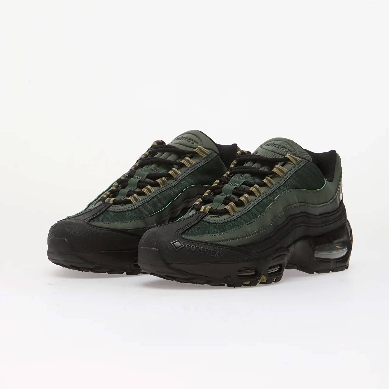 Nike Air Max 95 GORE TEX Olive Green Pair