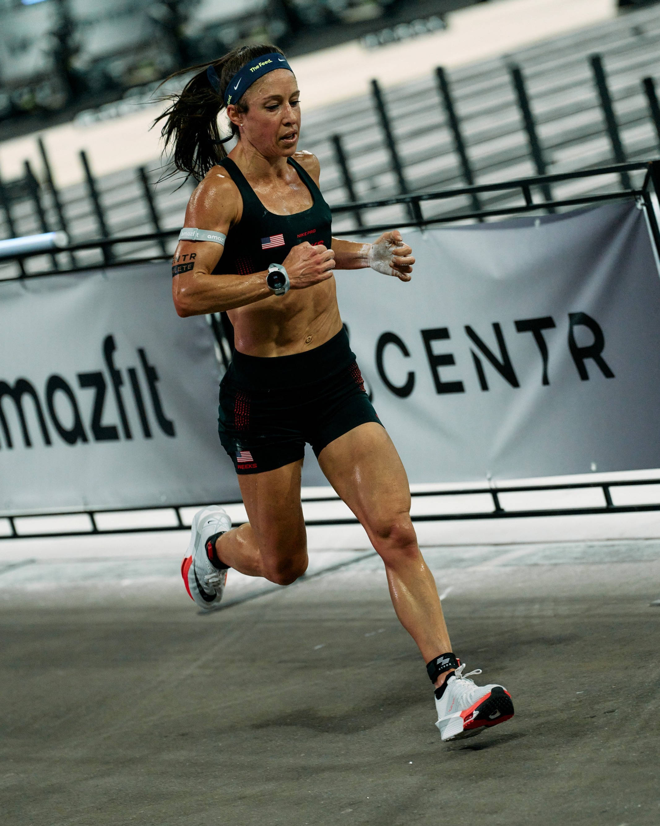Lauren Scott peforming at hyrox competition in the Nike Hybrid Fly