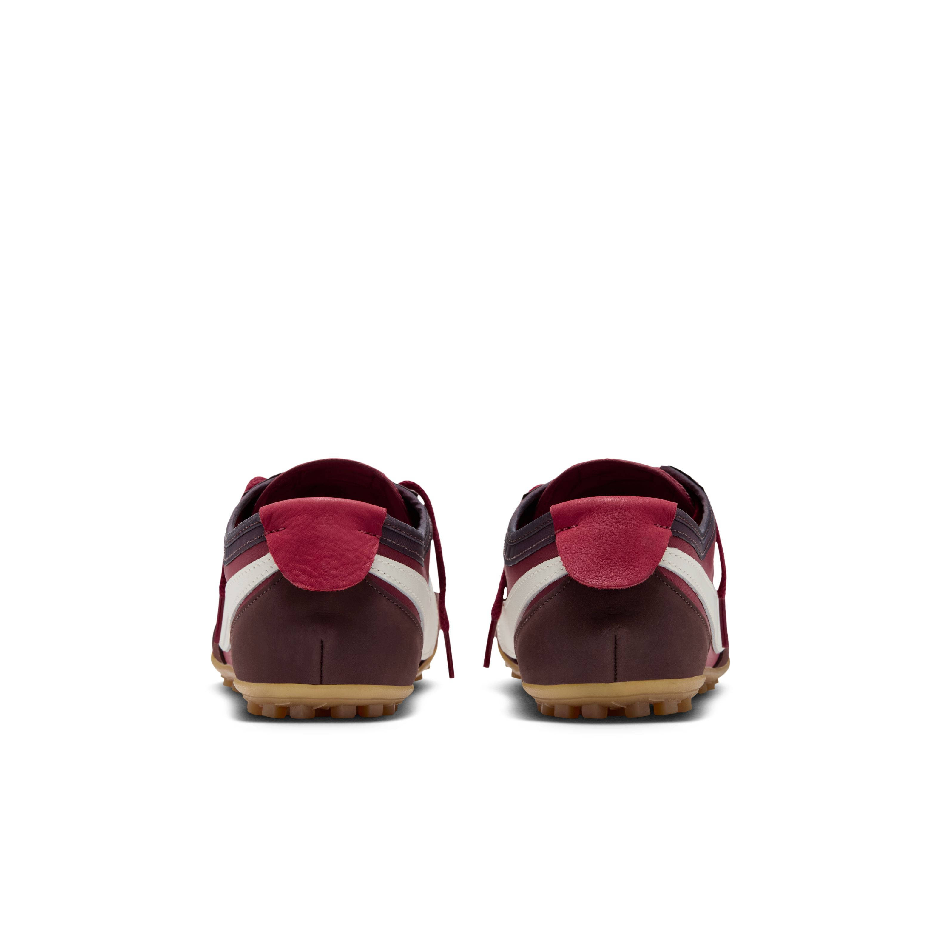 Moon Shoe OG Tough Red Mystic Dates IX3952 600 back