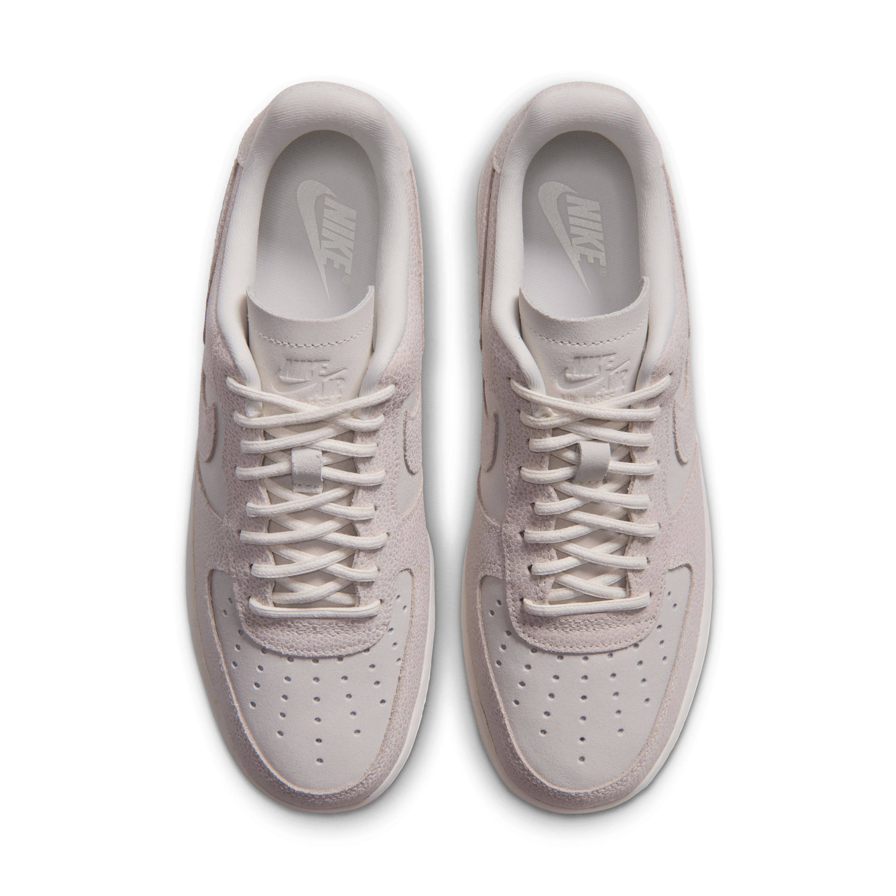 Nike Air Force 1 '07 SE Shagreen Sail IQ0135 100 middle